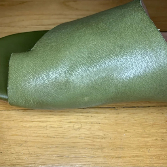 SoftWalk Corsica Sandal in Dark Olive - Size 6.5W - Picture 8 of 11